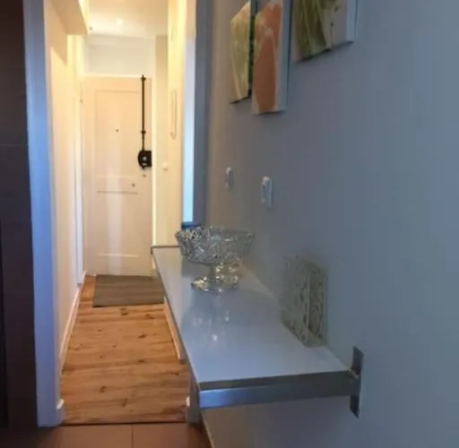 Unique Monsanto View 2 Bedrooms In Campolide Lejlighed